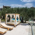 Stunning In With Jacuzzi Klek