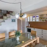Stunning In With Jacuzzi *