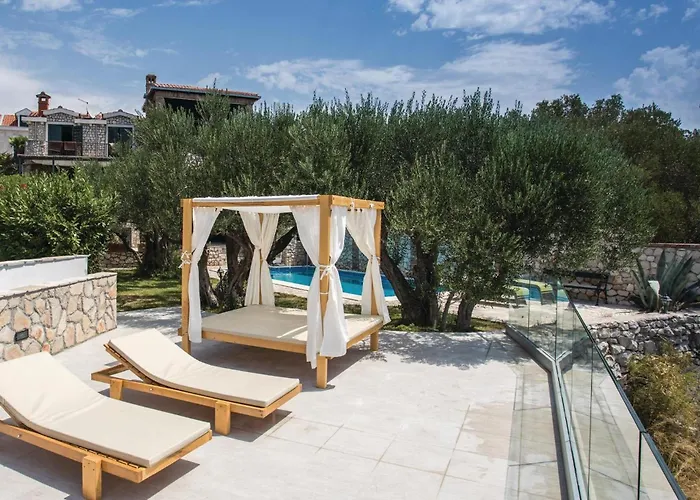 Stunning In With Jacuzzi Klek