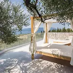 Stunning In With Jacuzzi Klek
