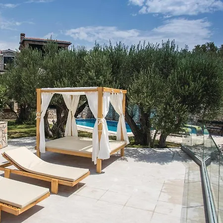 Stunning In With Jacuzzi Klek