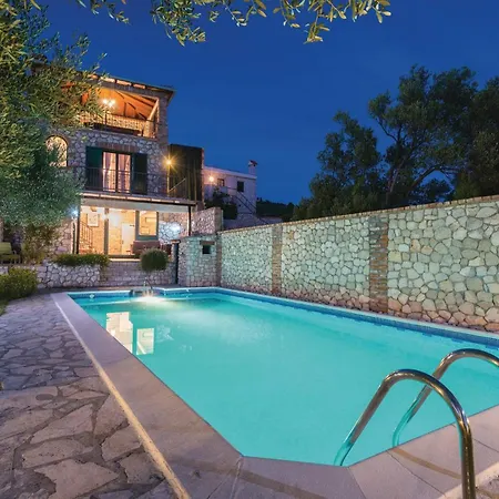 Stunning In With Jacuzzi *