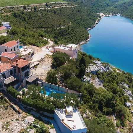 Stunning In With Jacuzzi * كليك