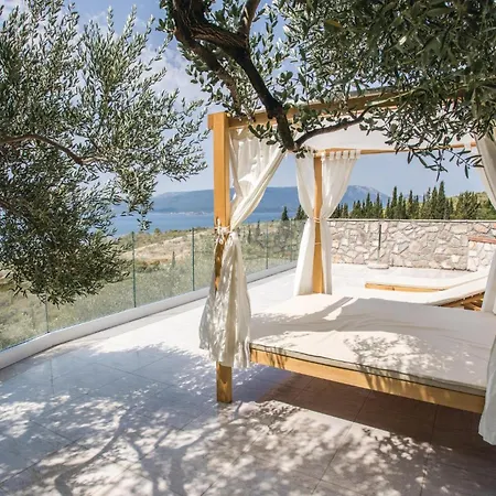 Stunning In With Jacuzzi Klek