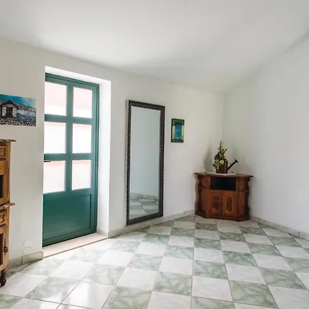 Stunning In With Jacuzzi بيت للعطل