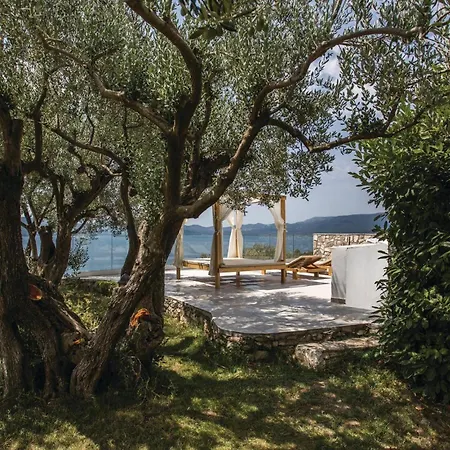 Stunning In With Jacuzzi